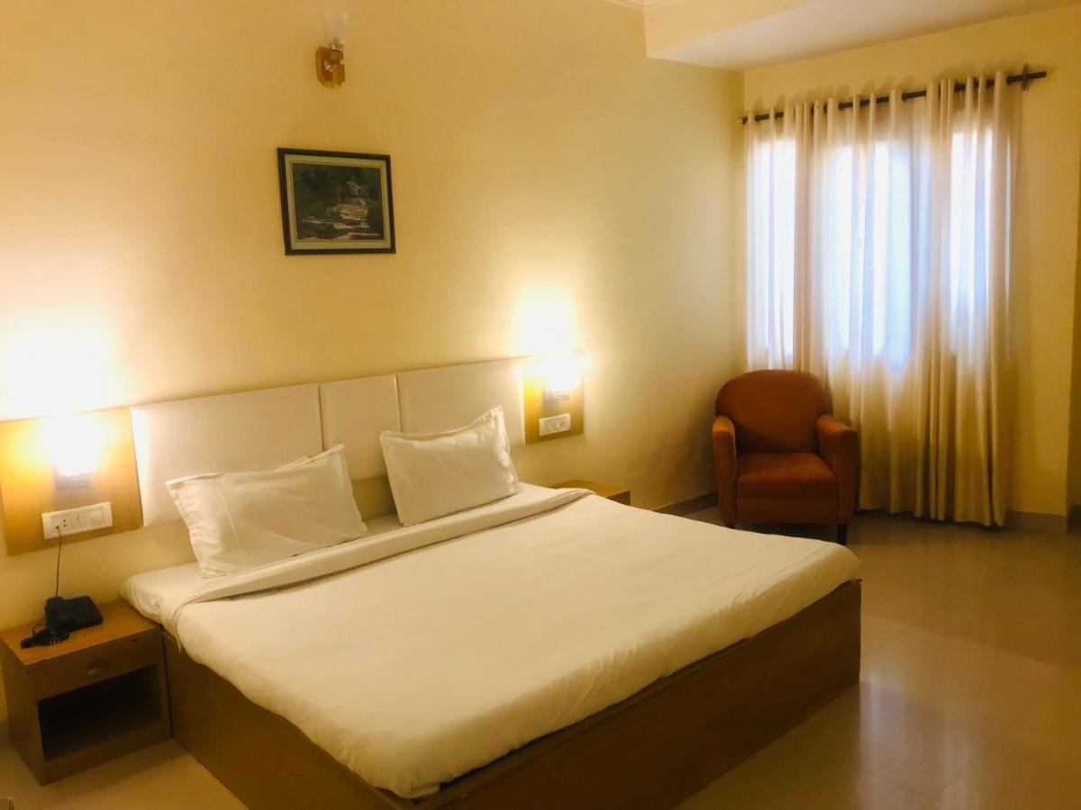 Tulip Palm Hotell Jaipur Exteriör bild