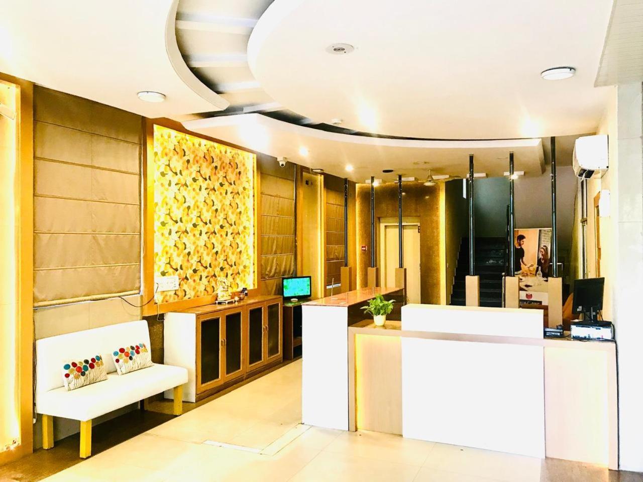 Tulip Palm Hotell Jaipur Exteriör bild